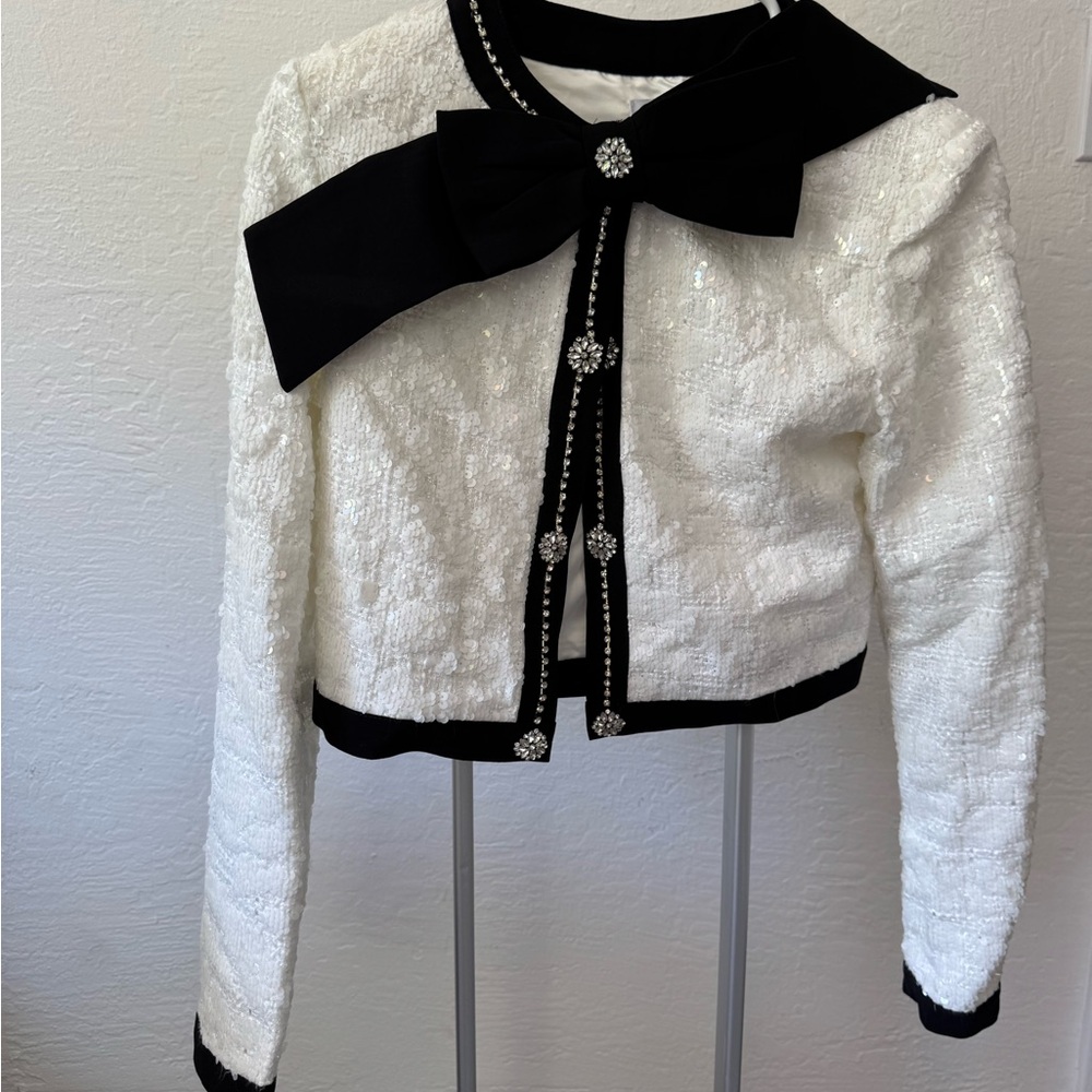 MARBLE Elegant Black and White Blazer with Bow